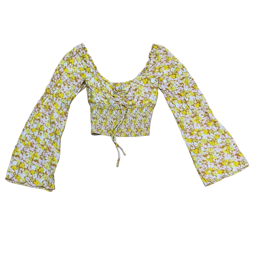 Urban Outfitters Floral Bell Sleeve Crop Blouse. Feminine Club Party Boho
